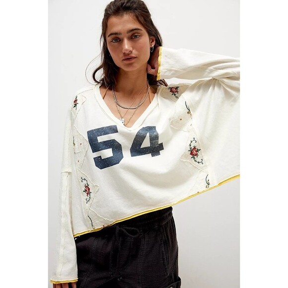 Free People We The Free Allie Blouse Tee Top Floral Number Graphic M NWT 283680 - Picture 1 of 9